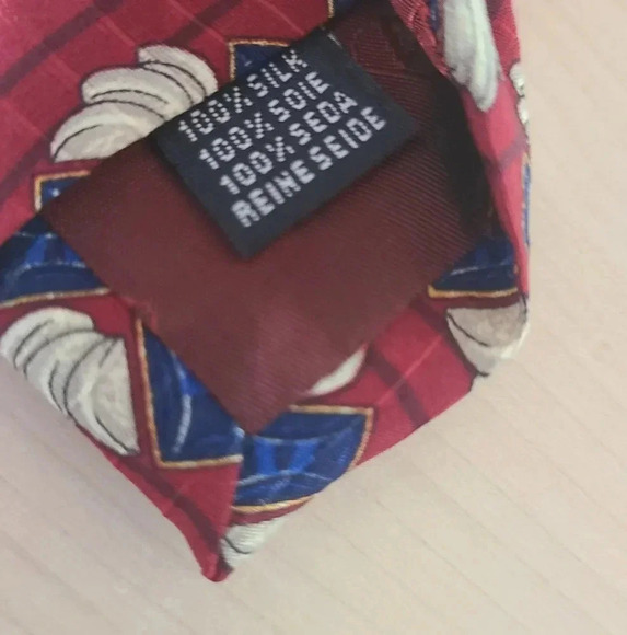 🇮🇹VALENTINO  Vintage Red Silk Tie - Picture 10 of 11